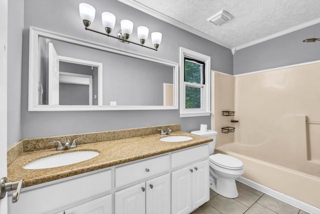 402 Boscobel Ct, Clarksville, TN 37040