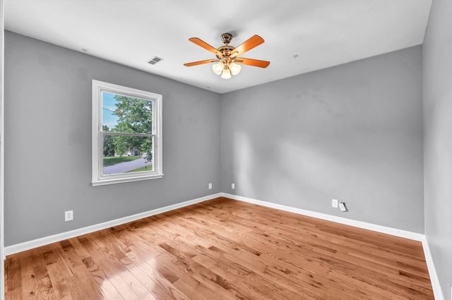402 Boscobel Ct, Clarksville, TN 37040