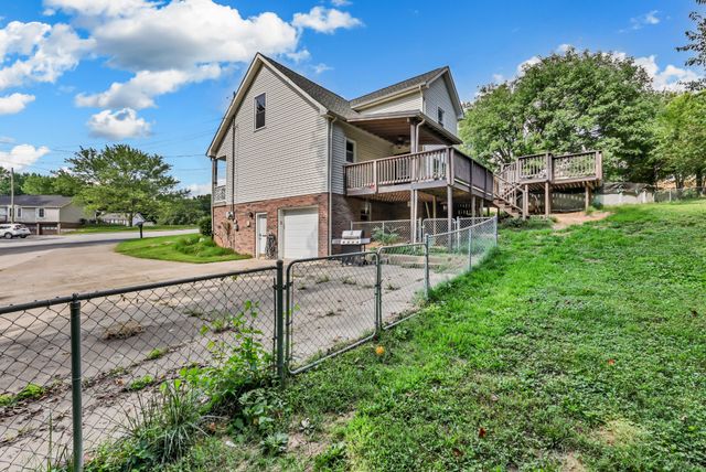 402 Boscobel Ct, Clarksville, TN 37040