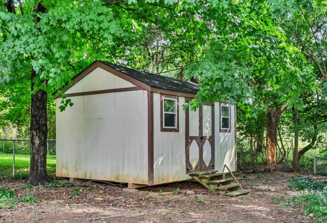 402 Boscobel Ct, Clarksville, TN 37040