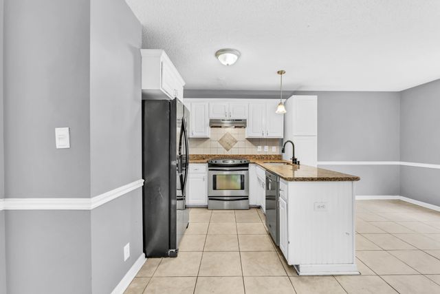 402 Boscobel Ct, Clarksville, TN 37040