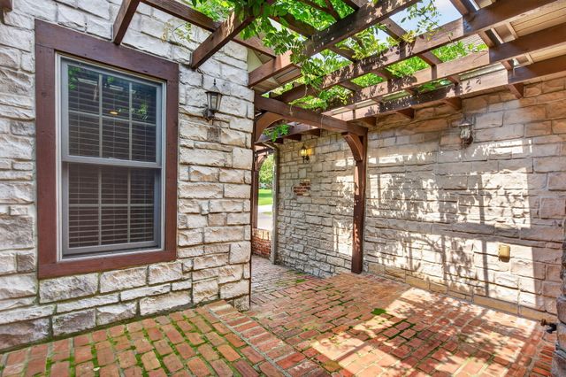 5079 E Farm Road 122, Springfield, MO 65802