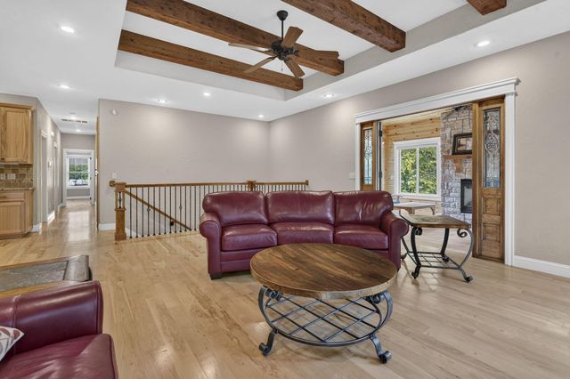 5079 E Farm Road 122, Springfield, MO 65802