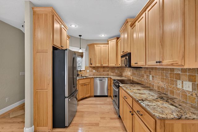 5079 E Farm Road 122, Springfield, MO 65802