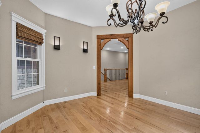 5079 E Farm Road 122, Springfield, MO 65802