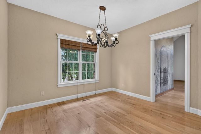 5079 E Farm Road 122, Springfield, MO 65802