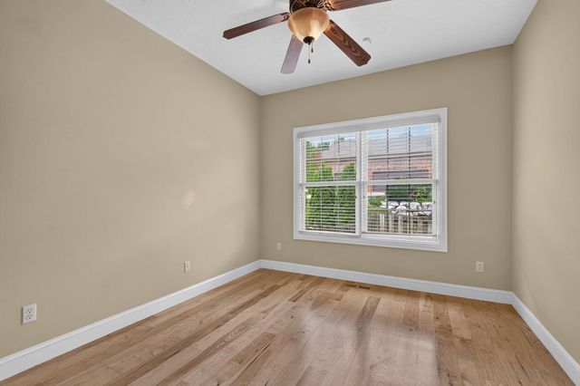 5079 E Farm Road 122, Springfield, MO 65802