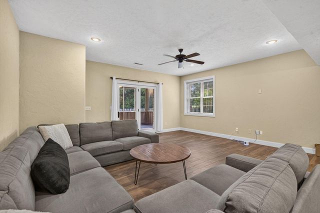 5079 E Farm Road 122, Springfield, MO 65802