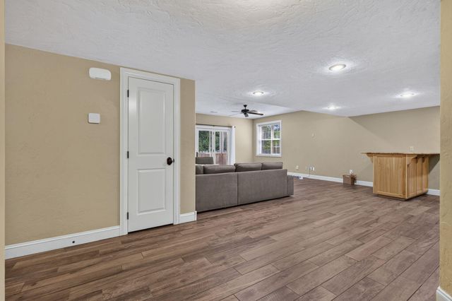 5079 E Farm Road 122, Springfield, MO 65802