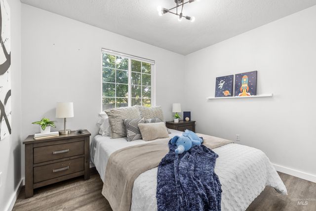 3280 S Capistrano Ave, Boise, ID 83705
