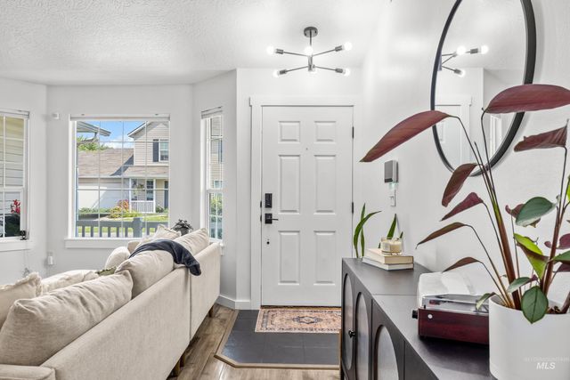 3280 S Capistrano Ave, Boise, ID 83705