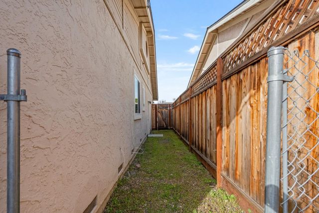 1005 Cherry Court, Hollister, CA 95023