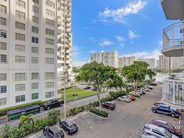 18051 Biscayne Blvd 304, Aventura, FL 33160