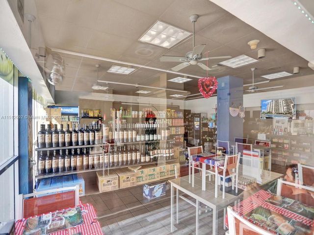 18051 Biscayne Blvd 304, Aventura, FL 33160