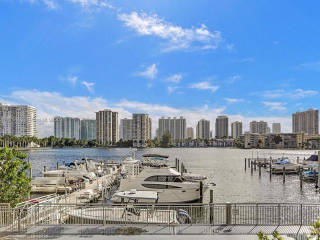 18051 Biscayne Blvd 304, Aventura, FL 33160