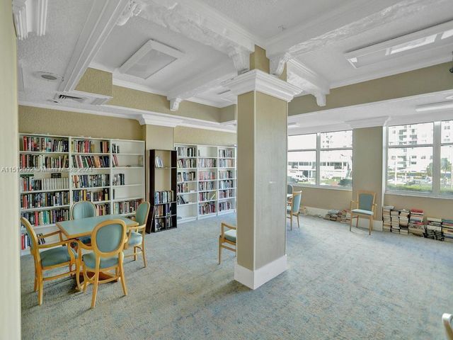 18051 Biscayne Blvd 304, Aventura, FL 33160