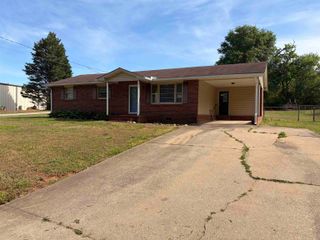 6111 Melvin Dr, Spartanburg, SC 29303