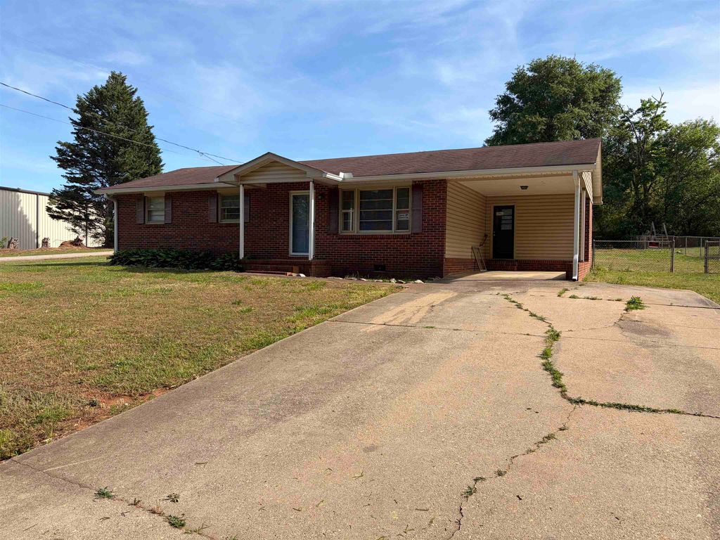 6111 Melvin Dr, Spartanburg, SC 29303