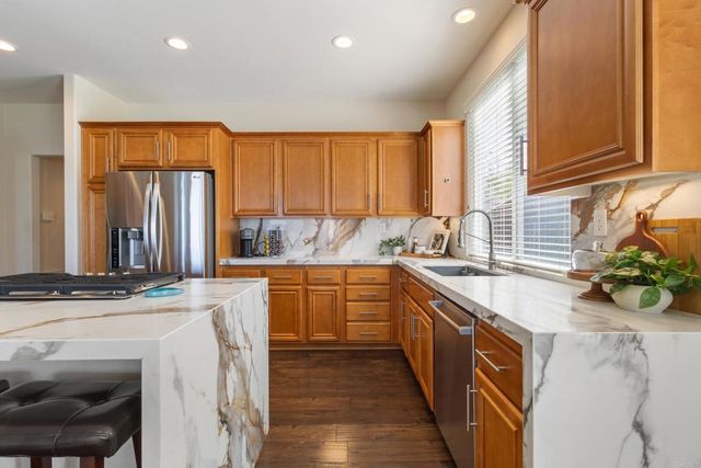 2152 Rocky Point Way, San Marcos, CA 92078