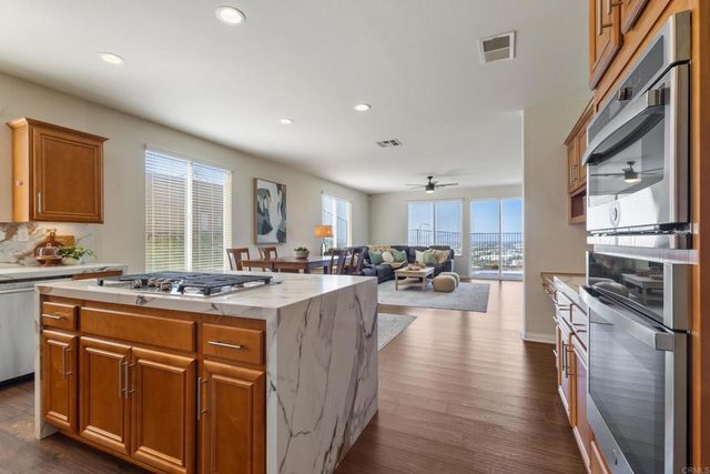 2152 Rocky Point Way, San Marcos, CA 92078