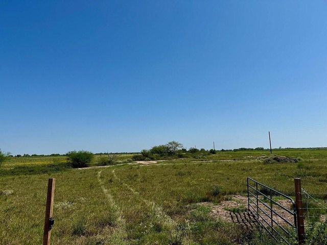 1993 Fm 2761, Cat Spring, TX 78933