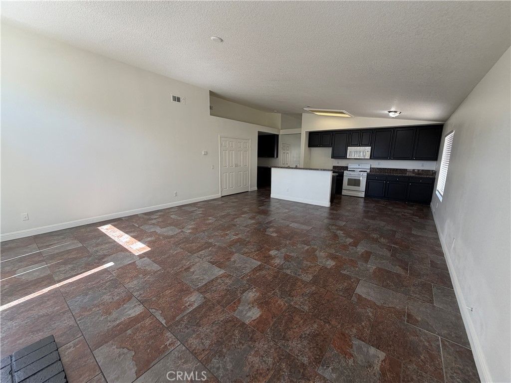 Image 13 of property listing at 37280 Huckaby Lane, Murrieta, CA 92562