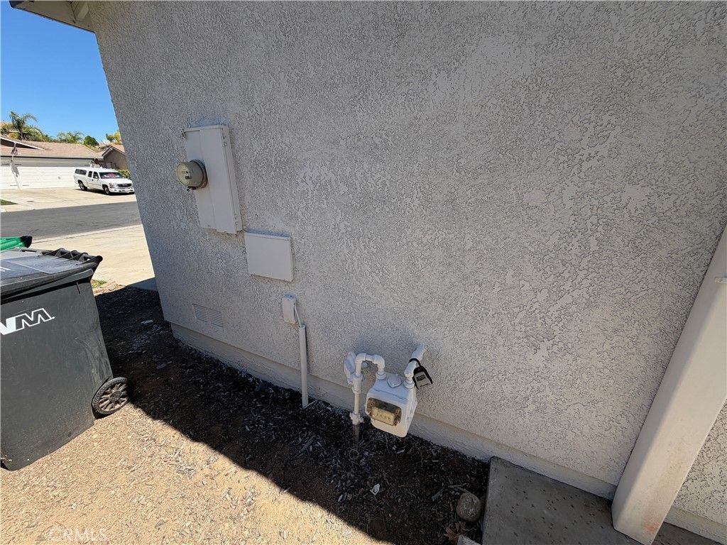 Image 41 of property listing at 37280 Huckaby Lane, Murrieta, CA 92562