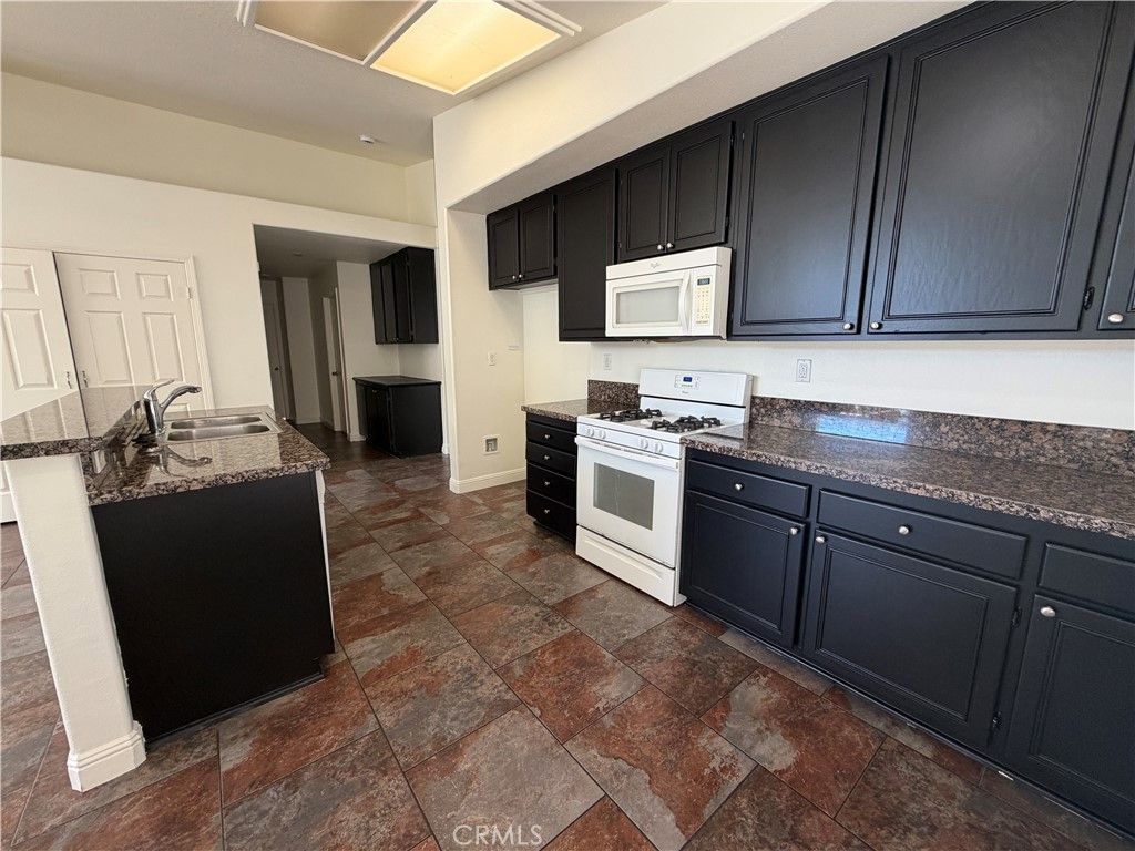 Image 9 of property listing at 37280 Huckaby Lane, Murrieta, CA 92562