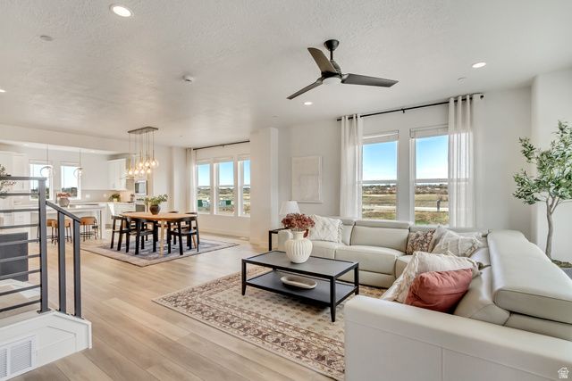 1454 W 550 N, Farmington, UT 84025