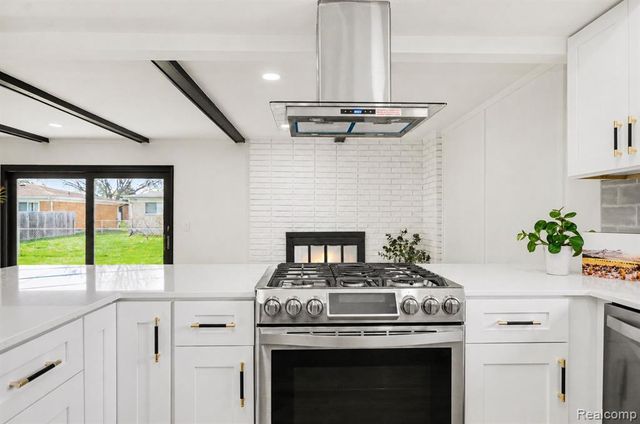 36299 Gregory Drive, Sterling Heights, MI 48312