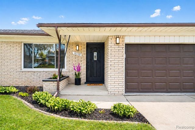 36299 Gregory Drive, Sterling Heights, MI 48312