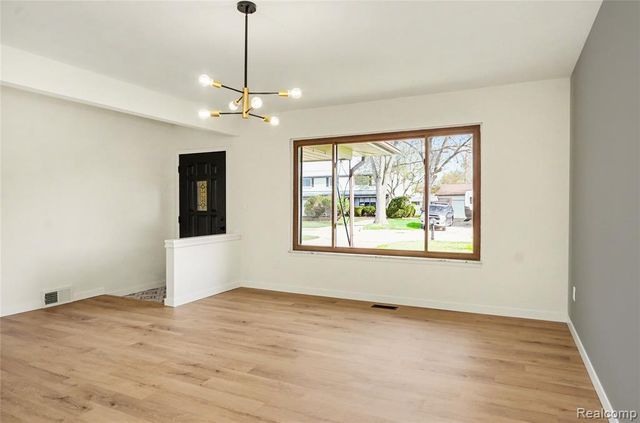 36299 Gregory Drive, Sterling Heights, MI 48312