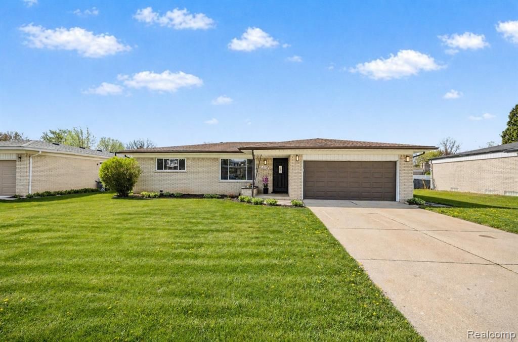 36299 Gregory Drive, Sterling Heights, MI 48312