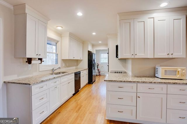 1460 Hillcrest Drive, Sugar Hill, GA 30518