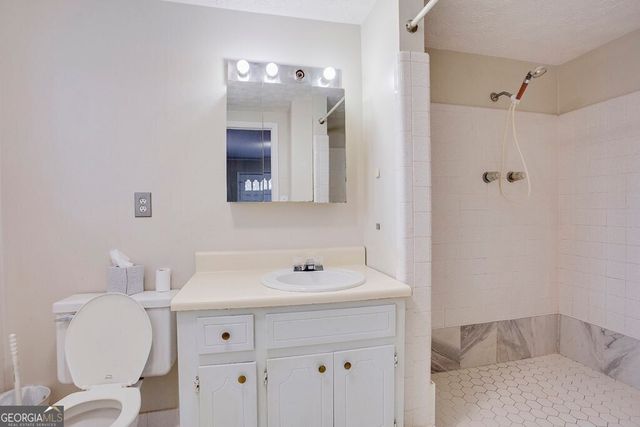 1460 Hillcrest Drive, Sugar Hill, GA 30518