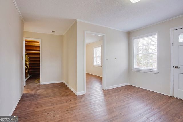 1460 Hillcrest Drive, Sugar Hill, GA 30518