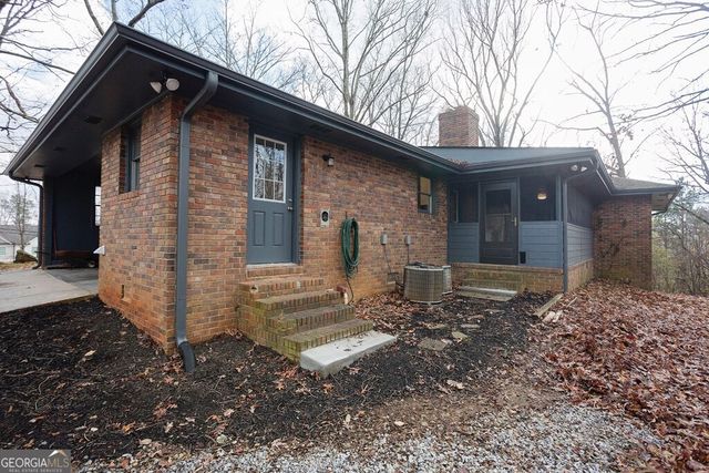 1460 Hillcrest Drive, Sugar Hill, GA 30518