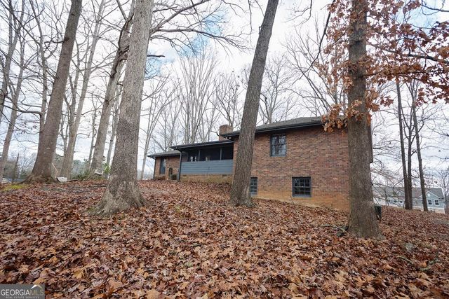 1460 Hillcrest Drive, Sugar Hill, GA 30518