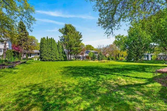 10 Flagstaff Court, Madison, WI 53719