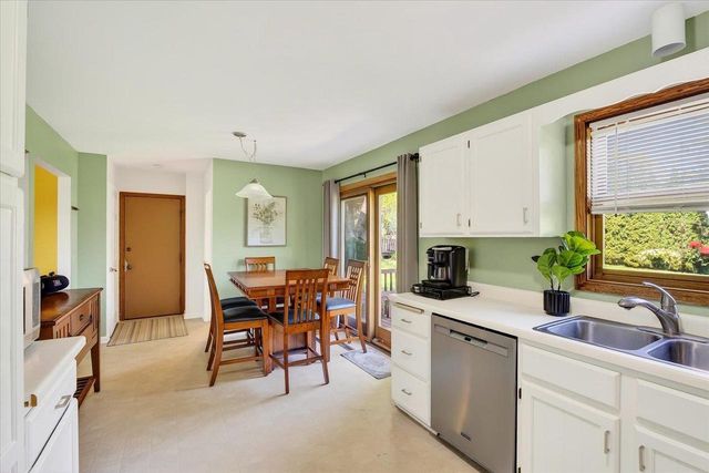 10 Flagstaff Court, Madison, WI 53719