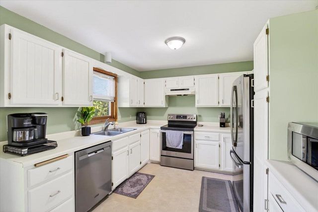 10 Flagstaff Court, Madison, WI 53719