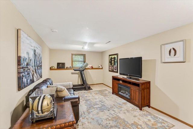 10 Flagstaff Court, Madison, WI 53719