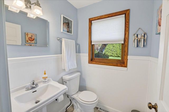 10 Flagstaff Court, Madison, WI 53719