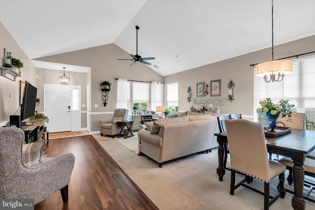 32 BEAR MEADE DR, Hamilton, NJ 08691