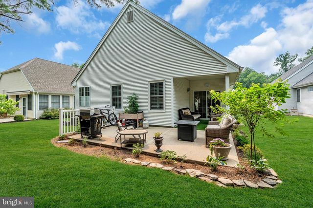 32 BEAR MEADE DR, Hamilton, NJ 08691