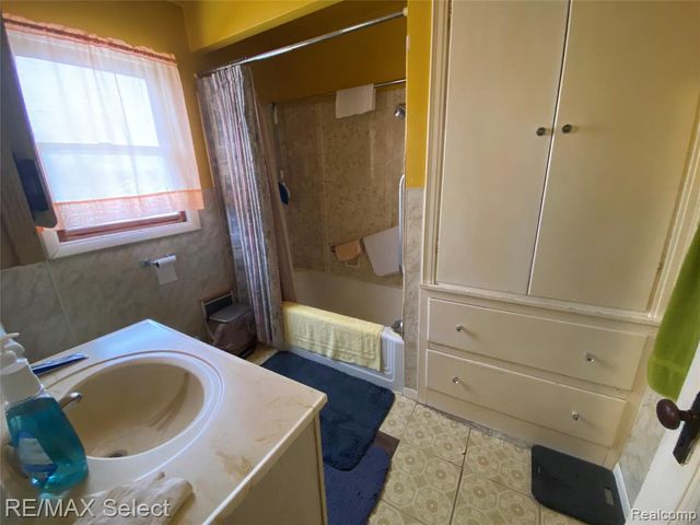 51 Runnels Street, Port Huron, MI 48060