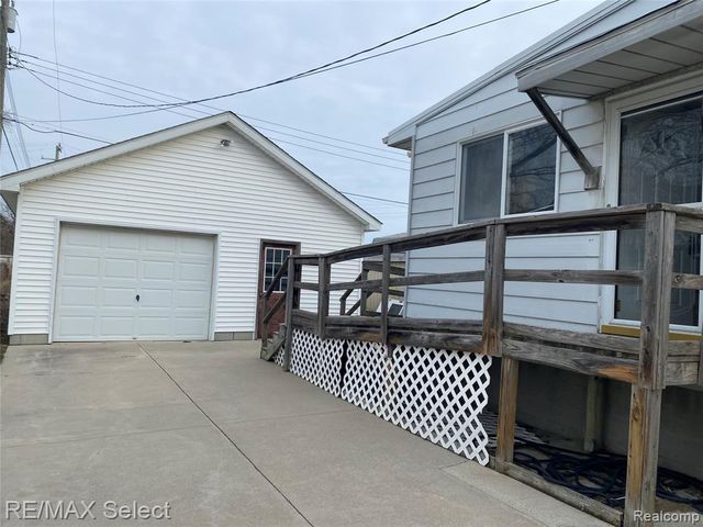 51 Runnels Street, Port Huron, MI 48060