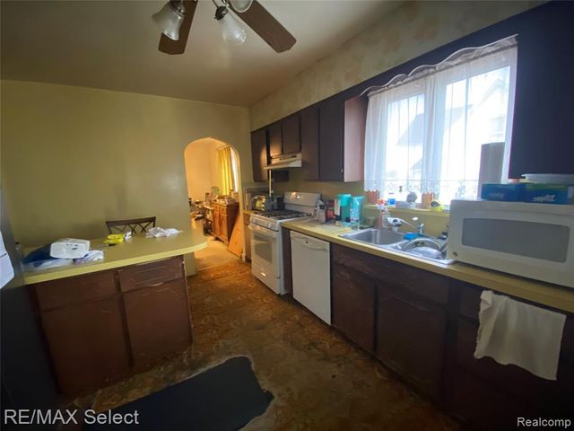 51 Runnels Street, Port Huron, MI 48060