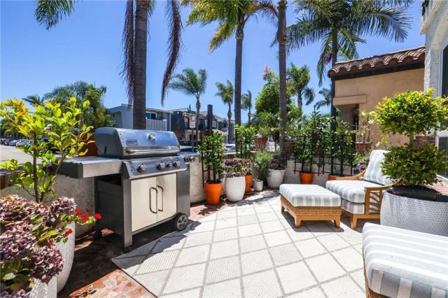 205 4th street, Seal Beach, CA 90740