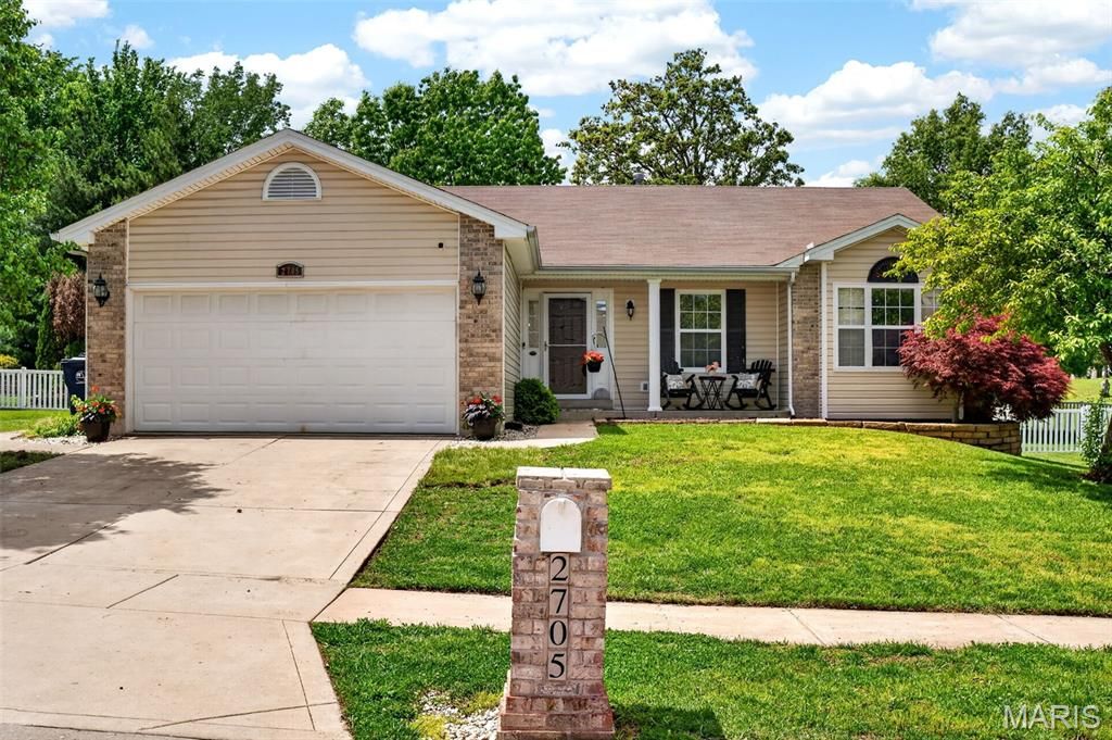 2705 Providence Ridge Drive, Wentzville, MO 63385